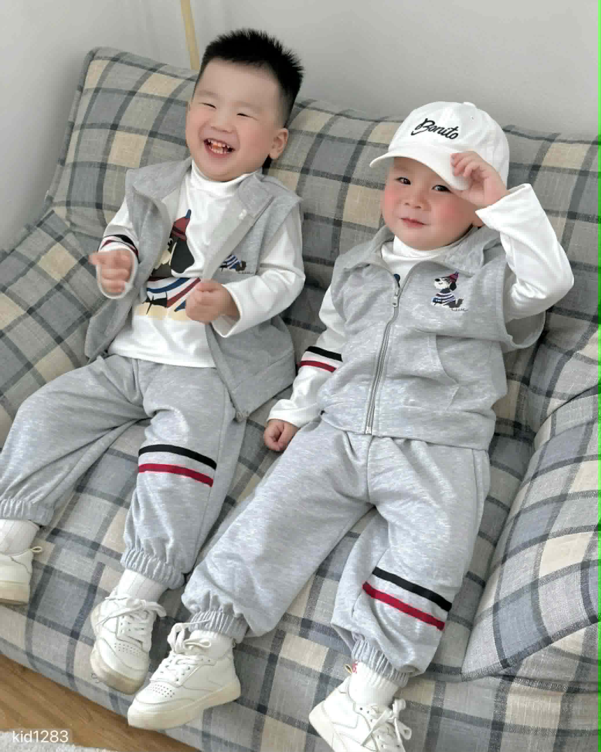 Boy 3-Pieces Grey Jogger Set