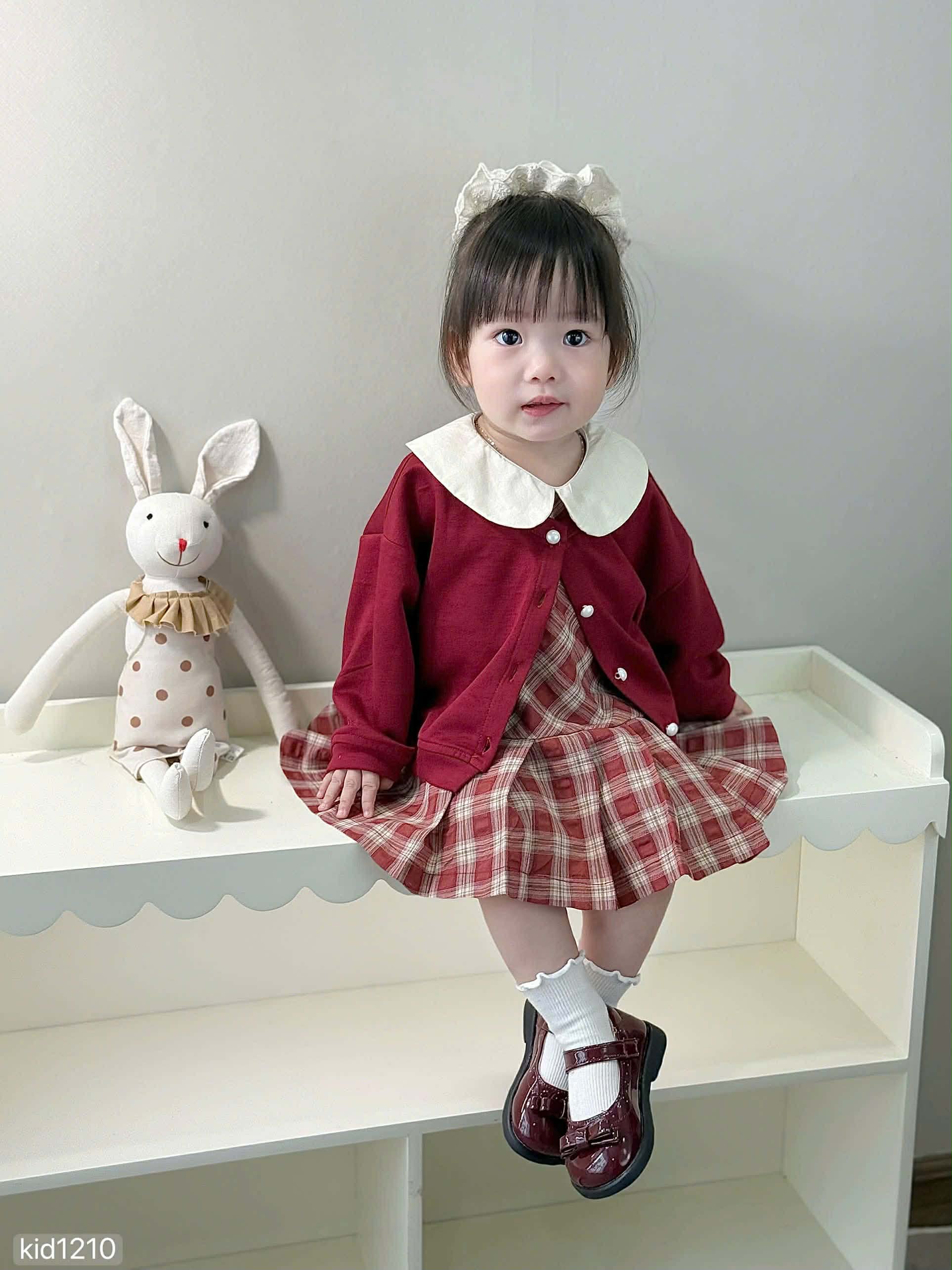 Two-piece Pleated Skirt Set for Girls.