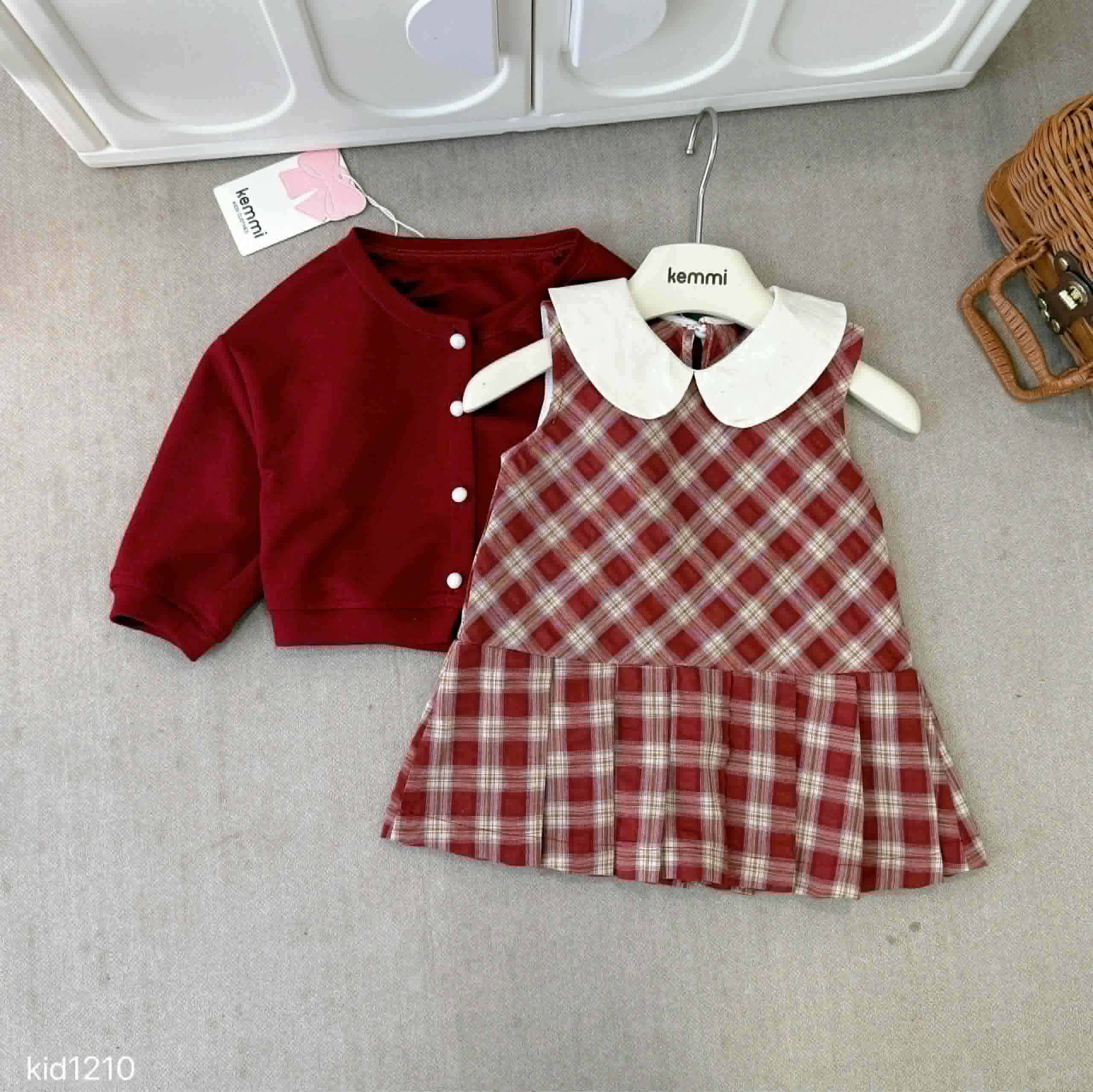 Two-piece Pleated Skirt Set for Girls.