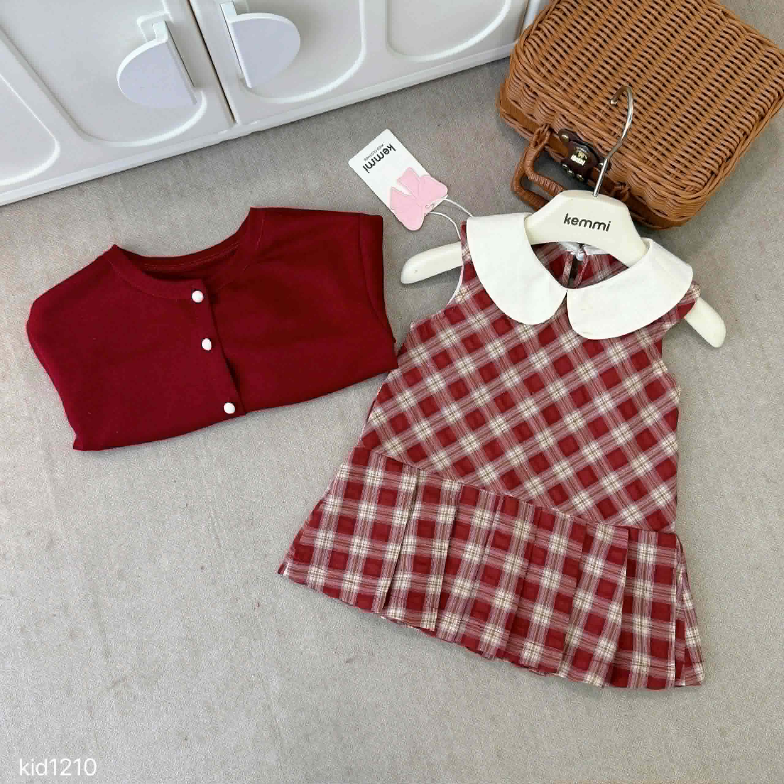 Two-piece Pleated Skirt Set for Girls.